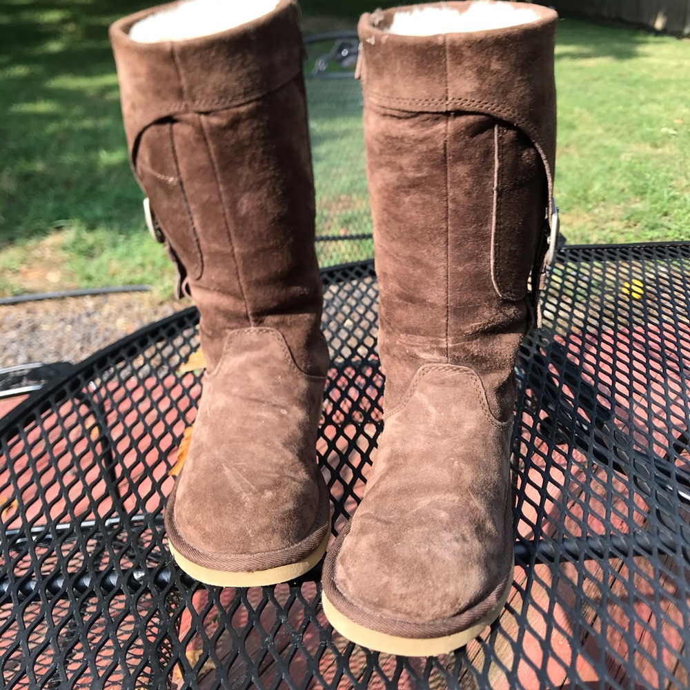 Used Tall Uggs (Size 6)